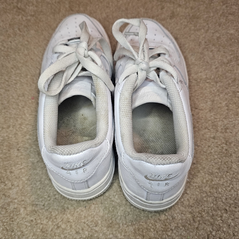 Nike Air Force 1's Size 4.5Y - Picture 2 of 4